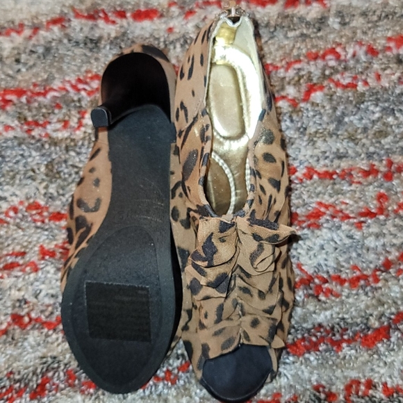 Shoes - Picture 2 of 2